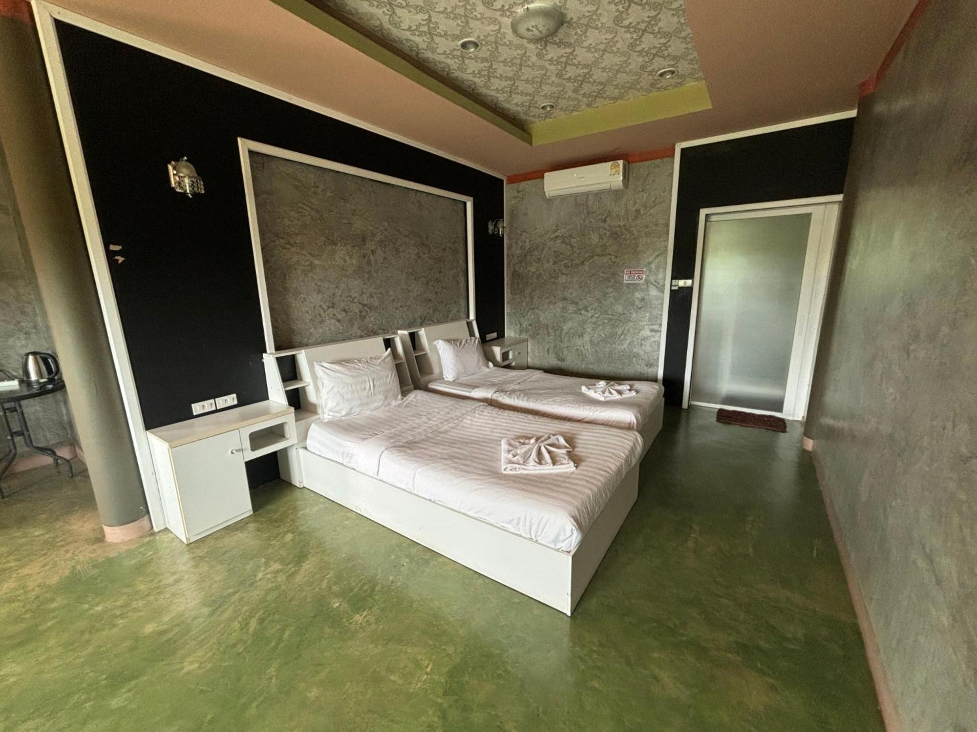 Revolution Kanchanaburi Adventure Hq Ban Chuk Kum Екстер'єр фото