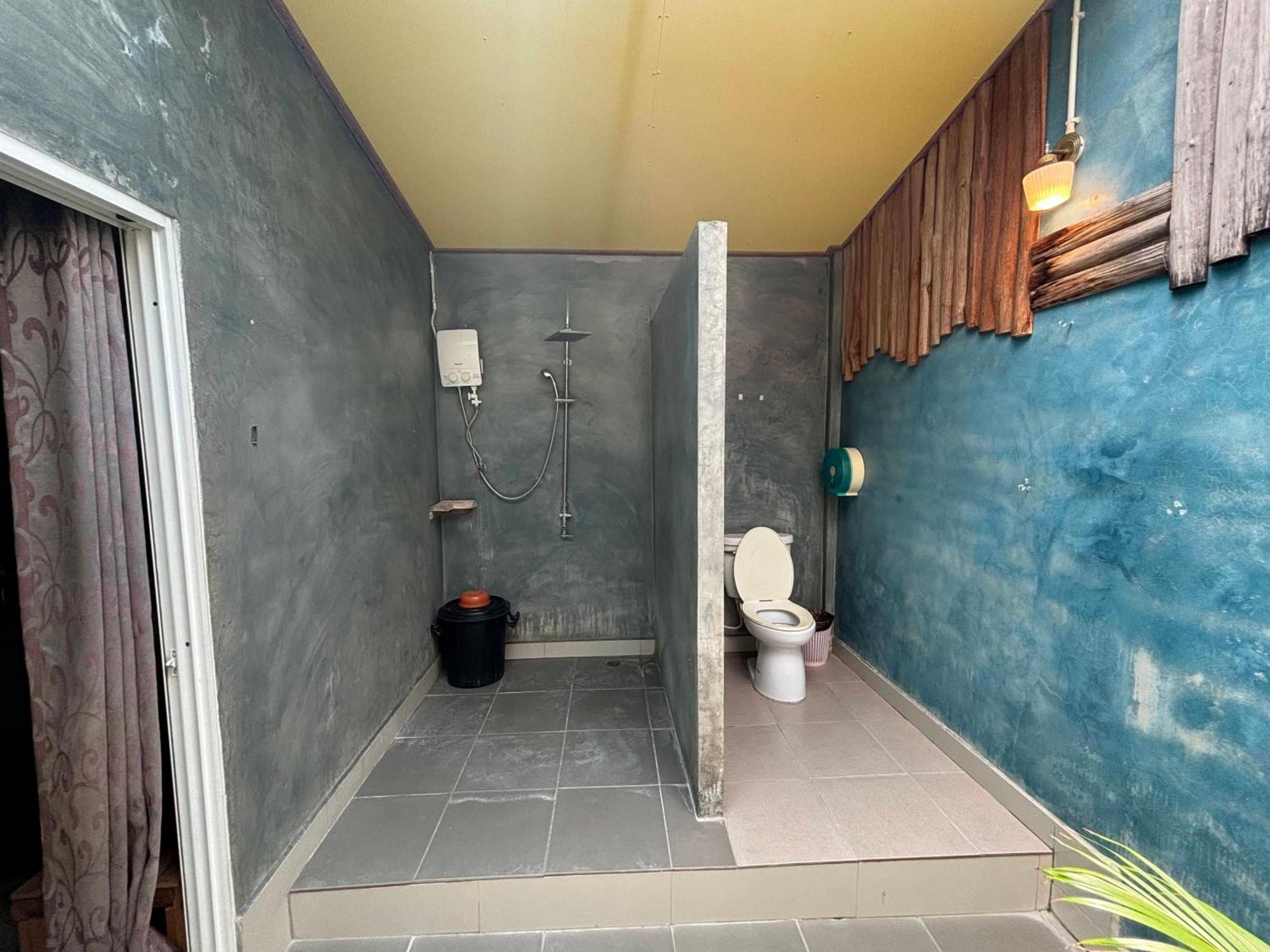 Revolution Kanchanaburi Adventure Hq Ban Chuk Kum Екстер'єр фото