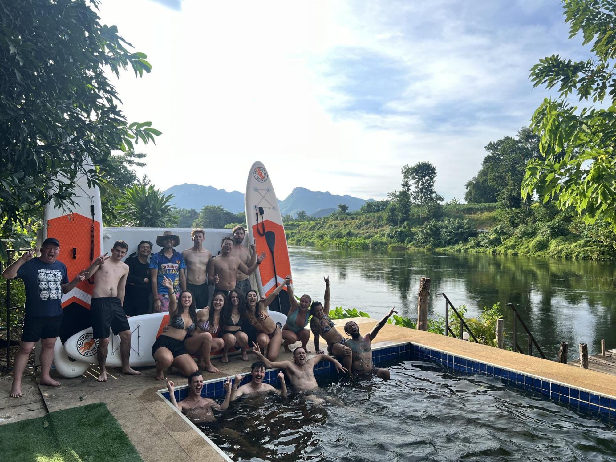 Revolution Kanchanaburi Adventure Hq Ban Chuk Kum Екстер'єр фото